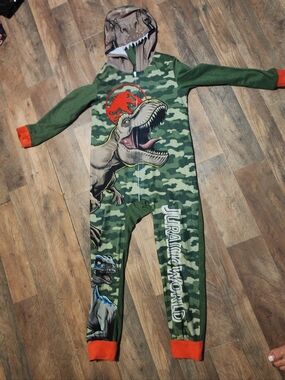 Jurassic World Boys' Green Camo T-Rex Hooded Pajama Set